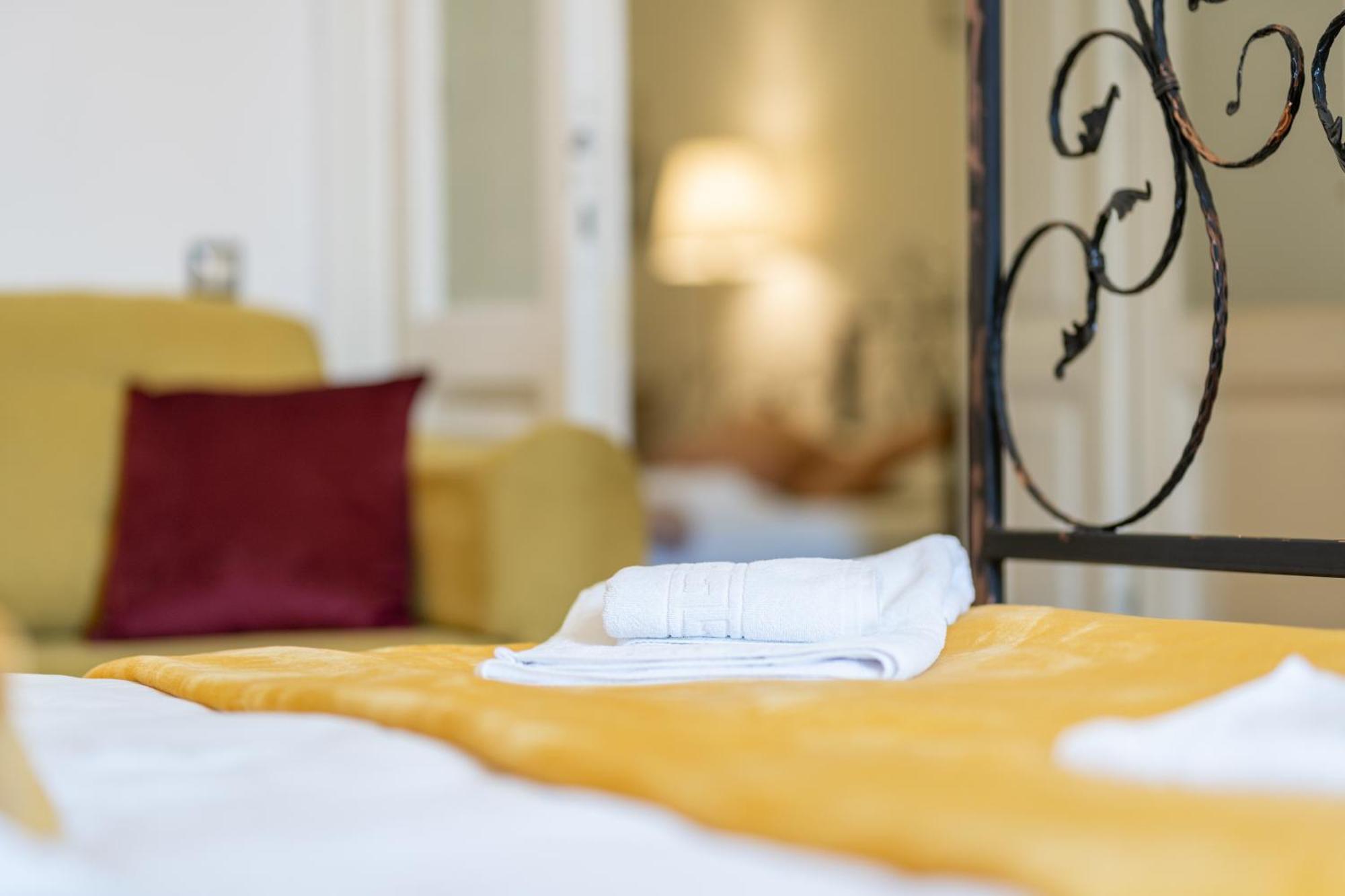 Cozy Spacious 5 Star Accommodation In The Heart Of Historic Center Cluj-Napoca Exterior photo